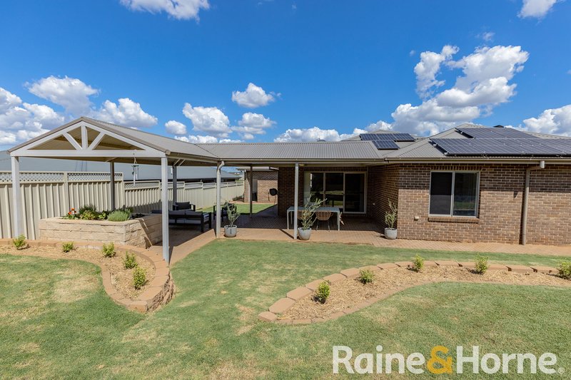 Photo - 13 Ellenborough Avenue, Dubbo NSW 2830 - Image 16
