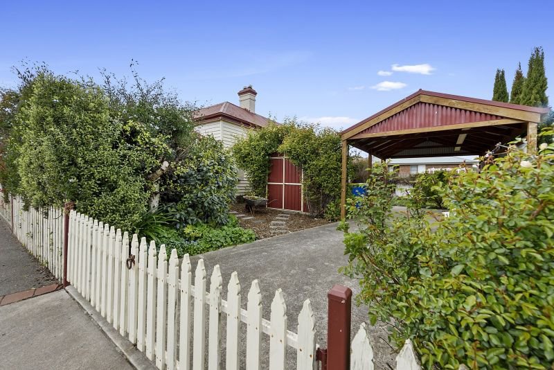 Photo - 13 Ellenor Street, Scottsdale TAS 7260 - Image 2