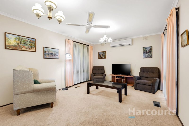 Photo - 13 Ellerton Square, Wantirna VIC 3152 - Image 5