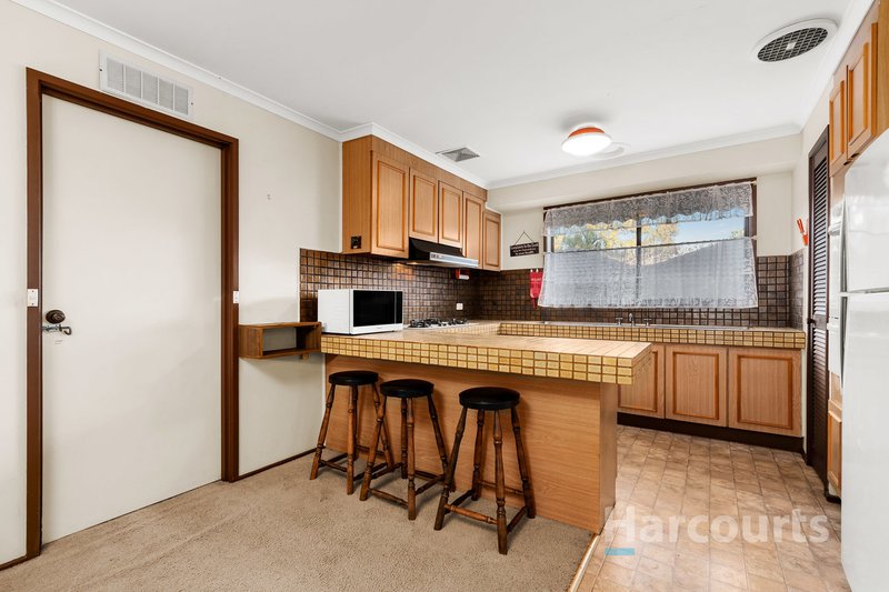 Photo - 13 Ellerton Square, Wantirna VIC 3152 - Image 2