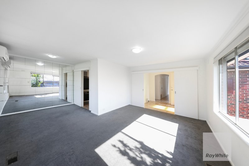 Photo - 13 Ellesmere Crescent, Gladstone Park VIC 3043 - Image 3