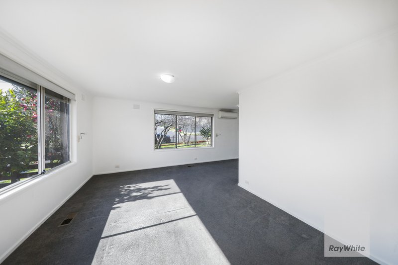 Photo - 13 Ellesmere Crescent, Gladstone Park VIC 3043 - Image 4