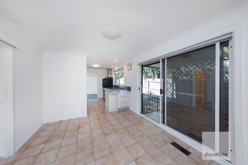 Photo - 13 Ellesmere Crescent, Gladstone Park VIC 3043 - Image 6