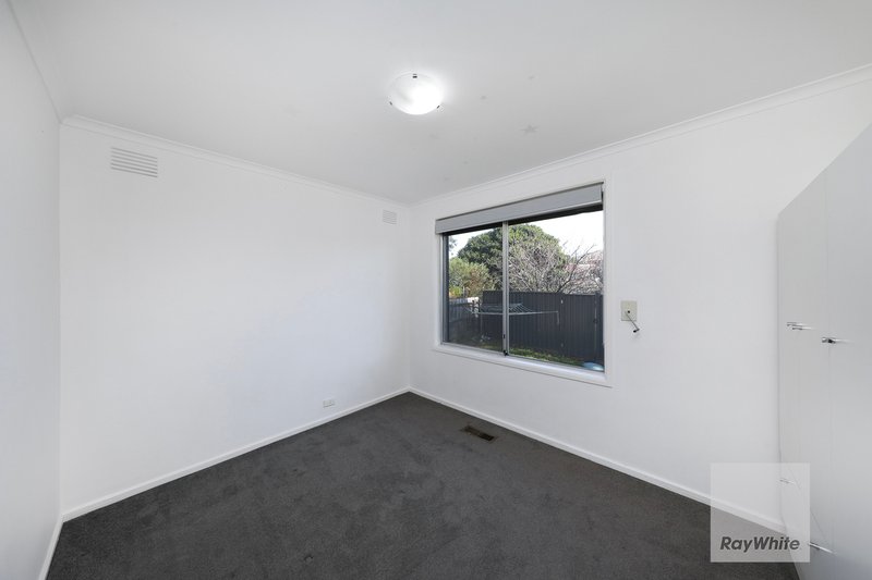 Photo - 13 Ellesmere Crescent, Gladstone Park VIC 3043 - Image 11