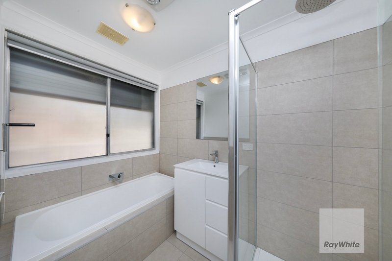 Photo - 13 Ellesmere Crescent, Gladstone Park VIC 3043 - Image 12