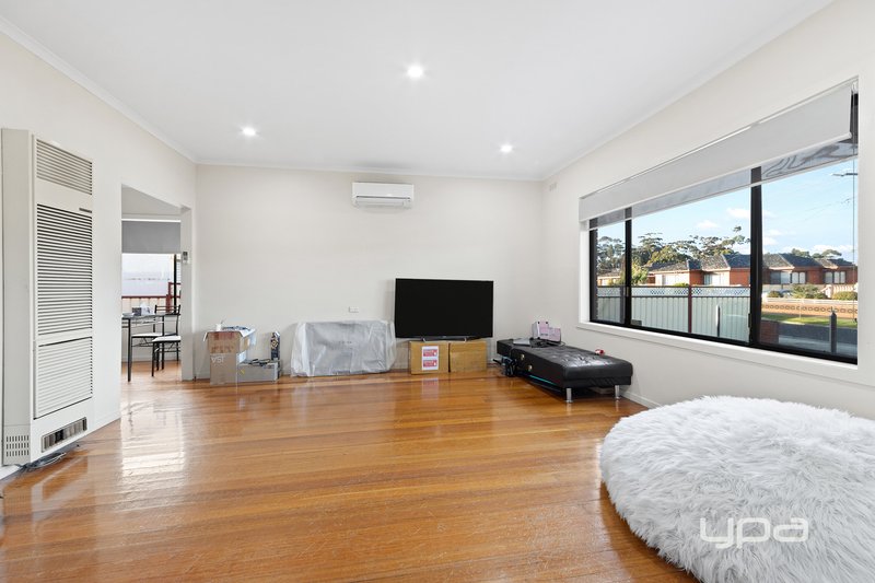 Photo - 13 Elliot Street, Kings Park VIC 3021 - Image 3