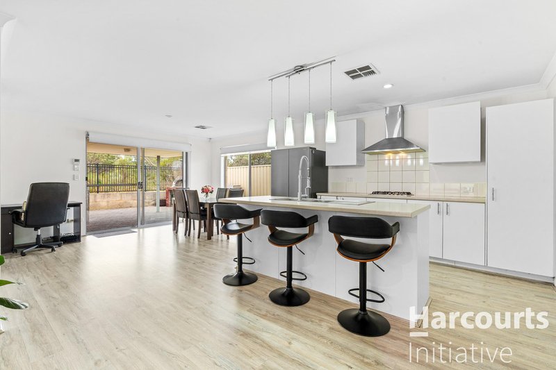 Photo - 13 Elmsett Way, Girrawheen WA 6064 - Image 2