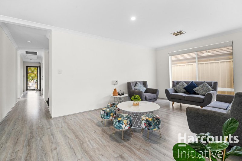 Photo - 13 Elmsett Way, Girrawheen WA 6064 - Image 3