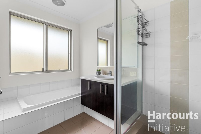 Photo - 13 Elmsett Way, Girrawheen WA 6064 - Image 10