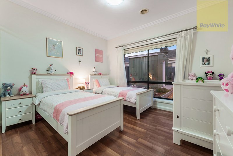 Photo - 13 Elsternwick Way, Craigieburn VIC 3064 - Image 11