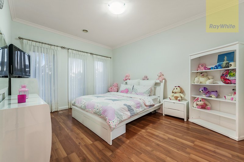 Photo - 13 Elsternwick Way, Craigieburn VIC 3064 - Image 12