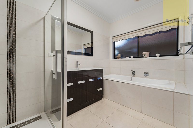 Photo - 13 Elsternwick Way, Craigieburn VIC 3064 - Image 13