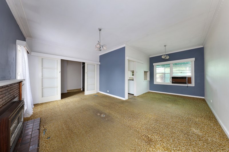 Photo - 13 Elwyn Street, Bentleigh East VIC 3165 - Image 3