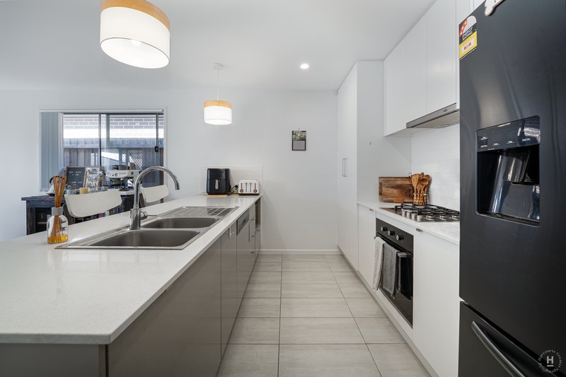Photo - 13 Emma Street, Deebing Heights QLD 4306 - Image 4