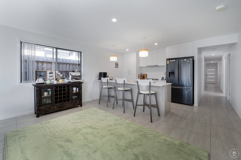 Photo - 13 Emma Street, Deebing Heights QLD 4306 - Image 6