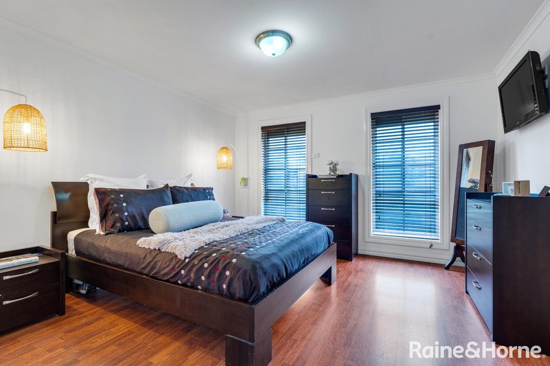 Photo - 13 Erin Street, Hillside VIC 3037 - Image 9