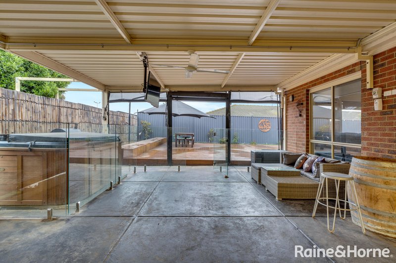 Photo - 13 Erin Street, Hillside VIC 3037 - Image 16