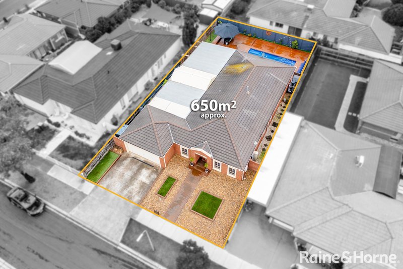 Photo - 13 Erin Street, Hillside VIC 3037 - Image 19