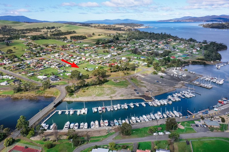 13 Esplanade East , Triabunna TAS 7190