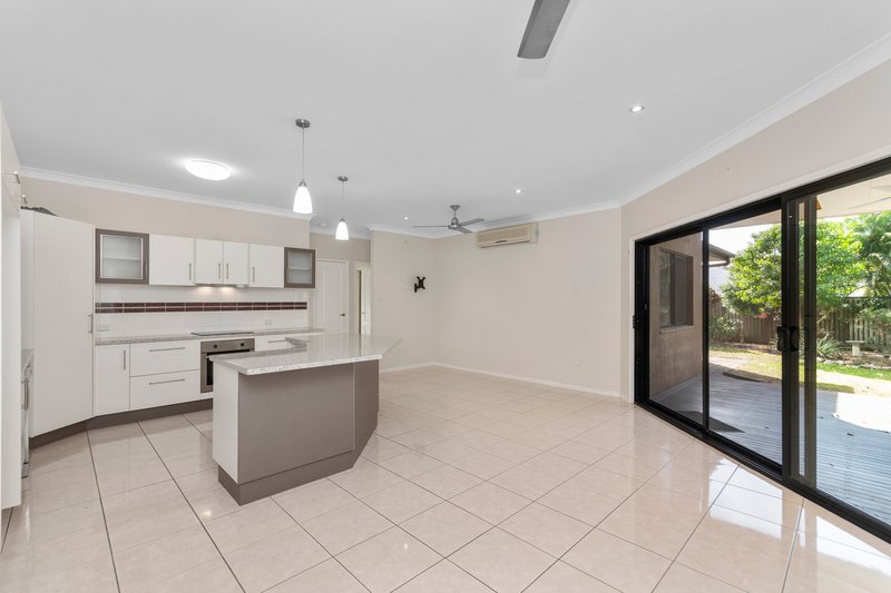 Photo - 13 Eungella Court, Bushland Beach QLD 4818 - Image 5