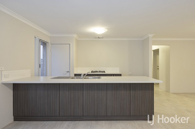 Photo - 13 Explorer Street, Yanchep WA 6035 - Image 5