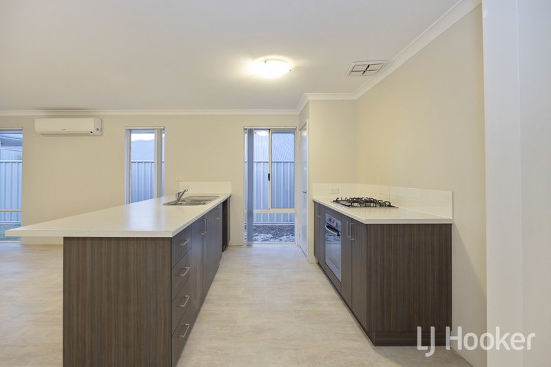 Photo - 13 Explorer Street, Yanchep WA 6035 - Image 6