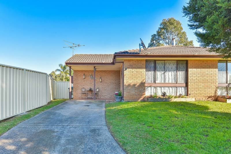 Photo - 1/3 Fabian Place, Rosemeadow NSW 2560 - Image 1