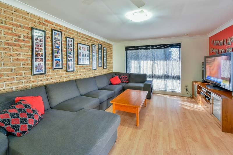 Photo - 1/3 Fabian Place, Rosemeadow NSW 2560 - Image 2