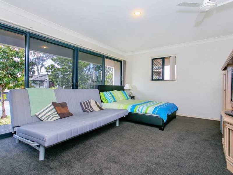 Photo - 13 Faculty Crescent, Mudgeeraba QLD 4213 - Image 10