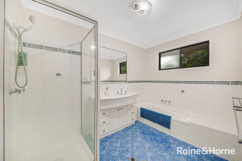 Photo - 13 Fairbairn Place, Clinton QLD 4680 - Image 17