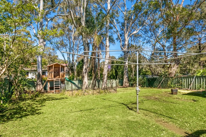 Photo - 13 Fairloch Avenue, Farmborough Heights NSW 2526 - Image 6