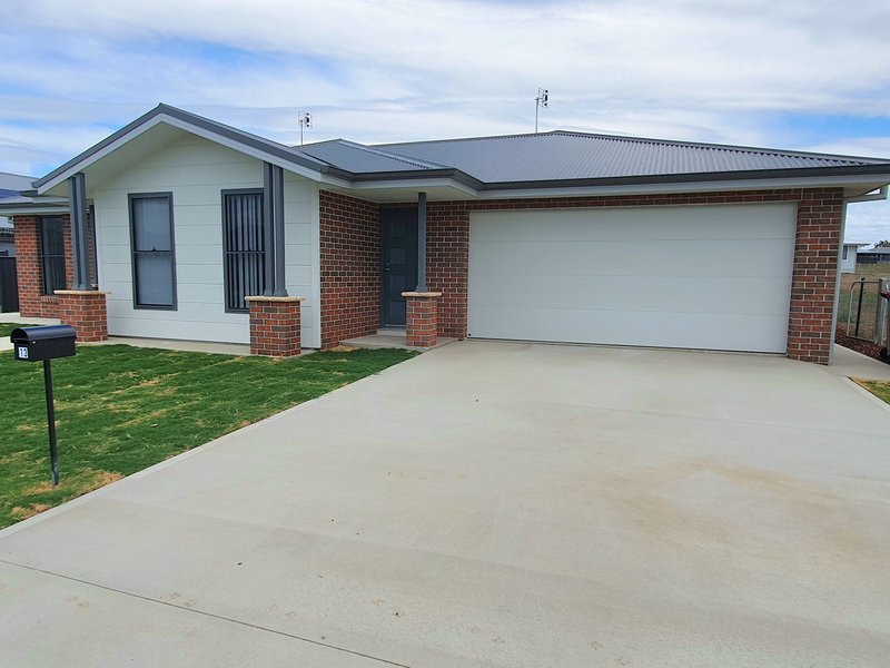 Photo - 13 Fairy Martin Lane, Tamworth NSW 2340 - Image