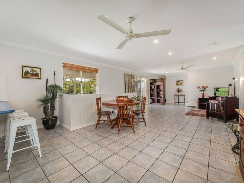 Photo - 13 Fantail Crescent, Cooroy QLD 4563 - Image 2