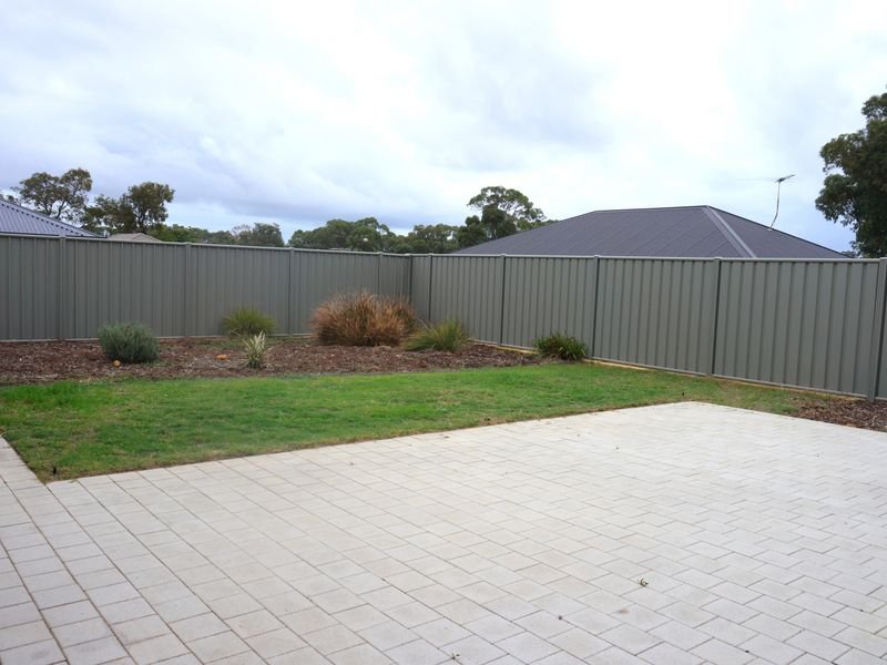 Photo - 13 Fareham Crescent, Wellard WA 6170 - Image 19