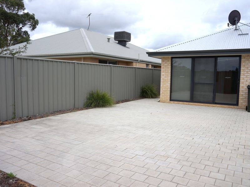 Photo - 13 Fareham Crescent, Wellard WA 6170 - Image 20