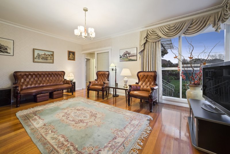 Photo - 13 Farm Road, Oakleigh South VIC 3167 - Image 2