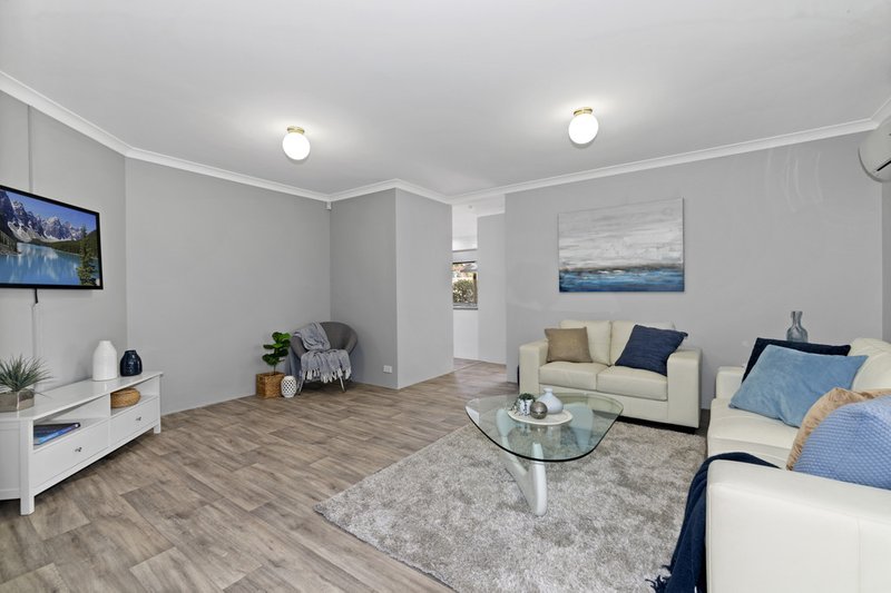 Photo - 13 Farrington Street, Warnbro WA 6169 - Image 2