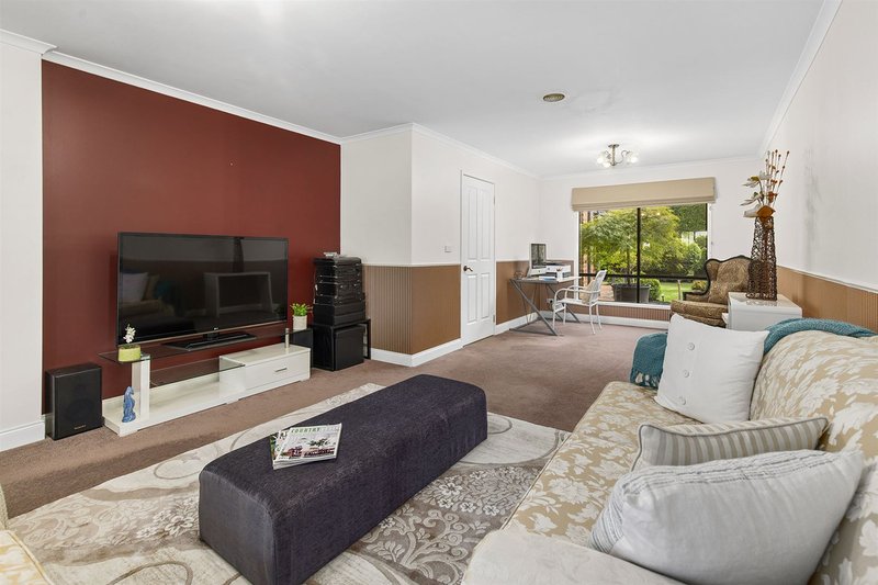 Photo - 13 Ferrier Court, Rowville VIC 3178 - Image 3