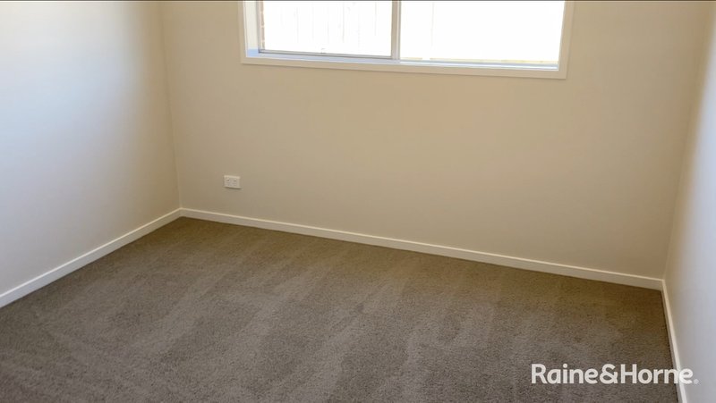 Photo - 13 Fidelitas Way, Cranbourne South VIC 3977 - Image 12