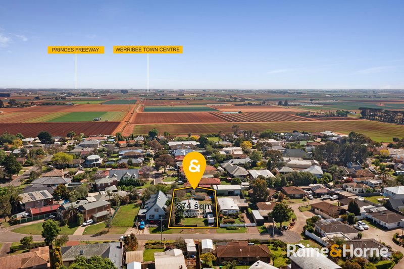 Photo - 13 Finch Road, Werribee South VIC 3030 - Image 2