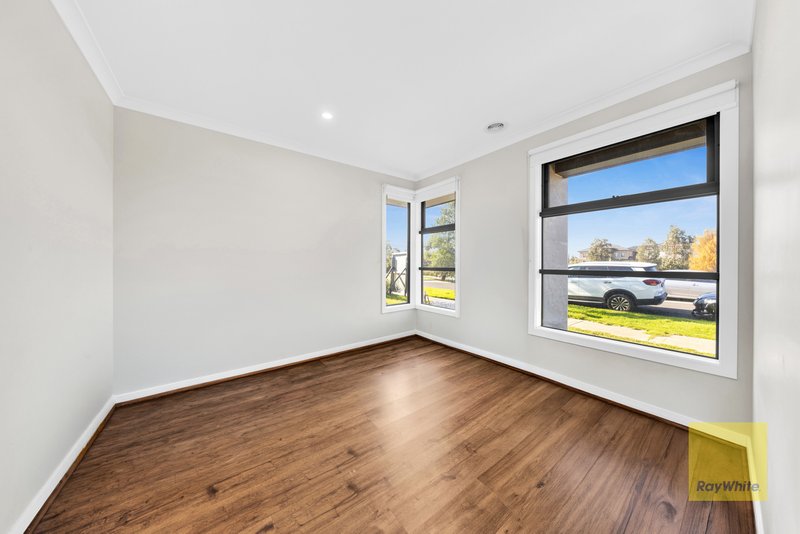 Photo - 13 Finders Circuit, Truganina VIC 3029 - Image 4