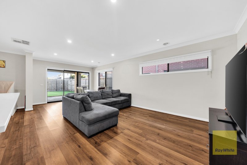 Photo - 13 Finders Circuit, Truganina VIC 3029 - Image 6