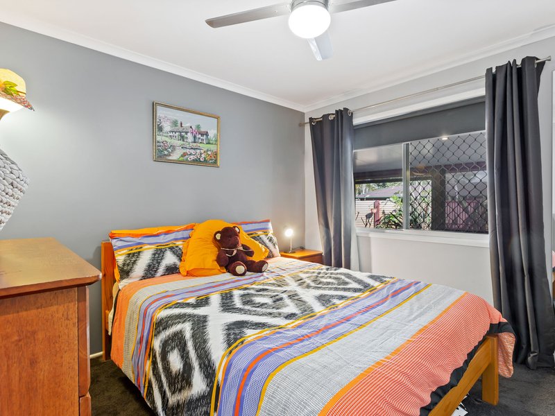 Photo - 13 Fiona Street, Beachmere QLD 4510 - Image 13