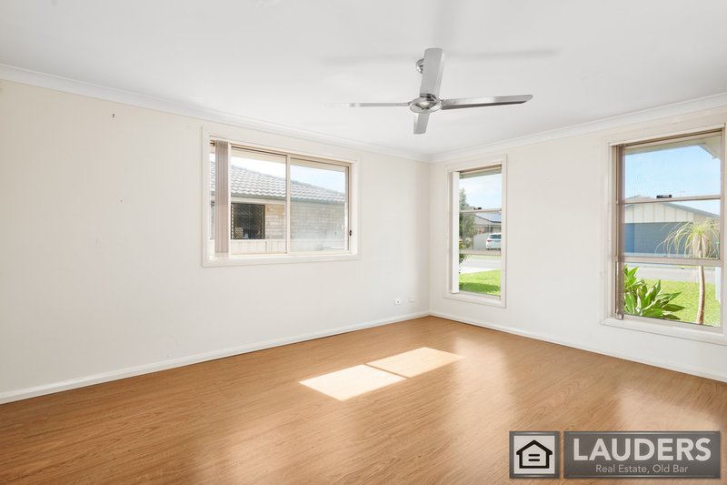 Photo - 13 Flagtail Avenue, Old Bar NSW 2430 - Image 2