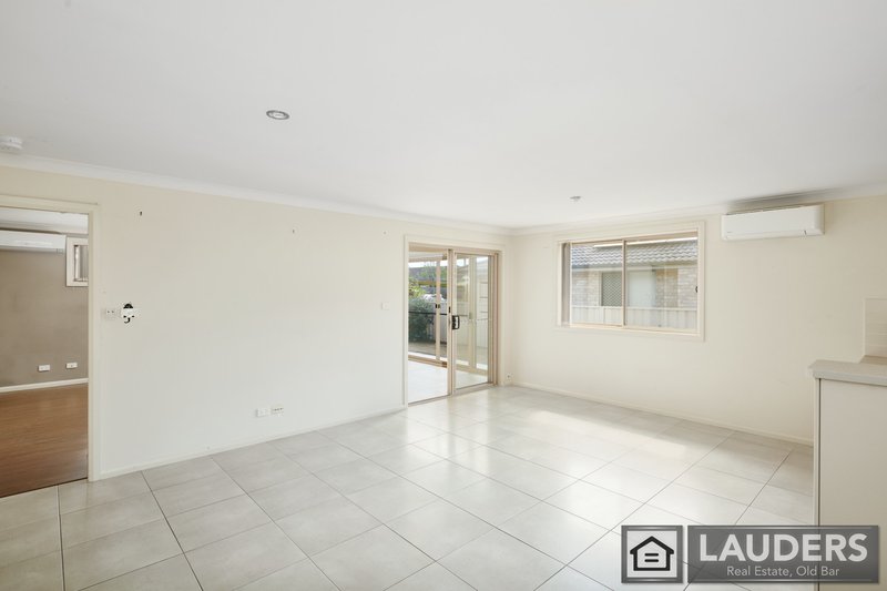 Photo - 13 Flagtail Avenue, Old Bar NSW 2430 - Image 6