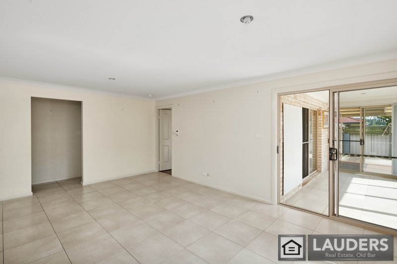 Photo - 13 Flagtail Avenue, Old Bar NSW 2430 - Image 7