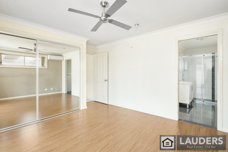 Photo - 13 Flagtail Avenue, Old Bar NSW 2430 - Image 10