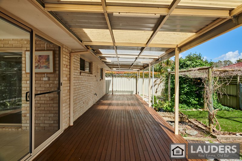 Photo - 13 Flagtail Avenue, Old Bar NSW 2430 - Image 17