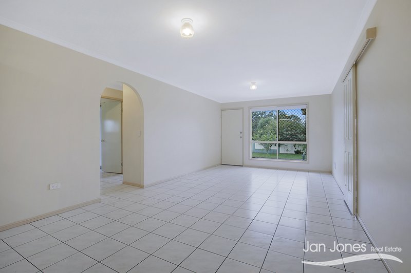 Photo - 13 Fleur St , Rothwell QLD 4022 - Image 3