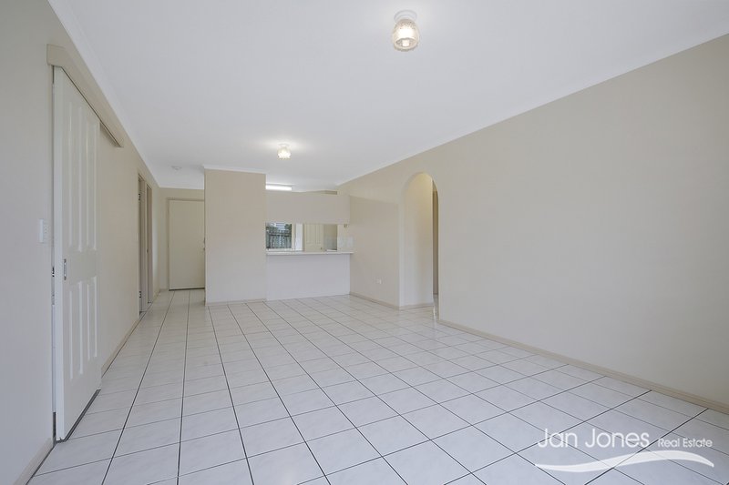 Photo - 13 Fleur St , Rothwell QLD 4022 - Image 4